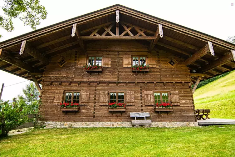 Berghütte "Alpe Halden" (20 Betten) und Blockhütte "Waldhäusle" (6